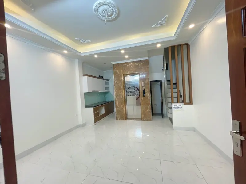 Hơn 5 tỷ, sở hữu siêu phẩm 5 tầng thang máy, ô tô đỗ cổng, trung tâm Bắc Từ Liêm, Gần HV Cảnh sát.... Bán nhà riêng tại Thượng Cát, Hà Nội 01
