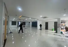 Bán văn phòng 5 tầng độc lập tại quận Long Biên với thang máy và ô tô vào nhà... Bán văn phòng tại Bồ Đề, Hà Nội 03