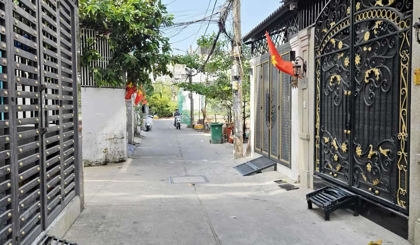 Nhà 4 tầng 64m2 khu Tân Phú giá 8.9 tỷ có sổ hoàn công... Bán nhà riêng tại Tân Sơn Nhì, Hồ Chí Minh 01