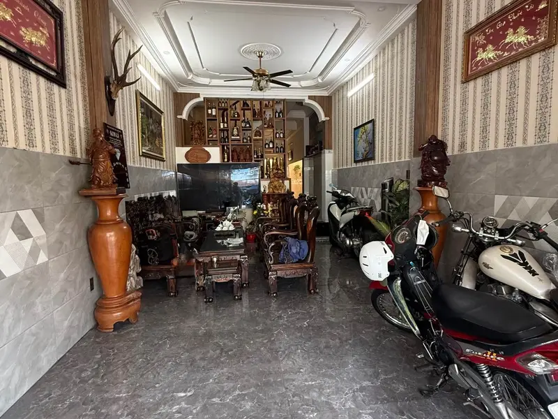 Nhà mặt phố 3 tầng, 72m2, giá 15.5 tỷ tại quận đang phát triển... Bán nhà mặt phố tại Bình Phú, Hồ Chí Minh 01