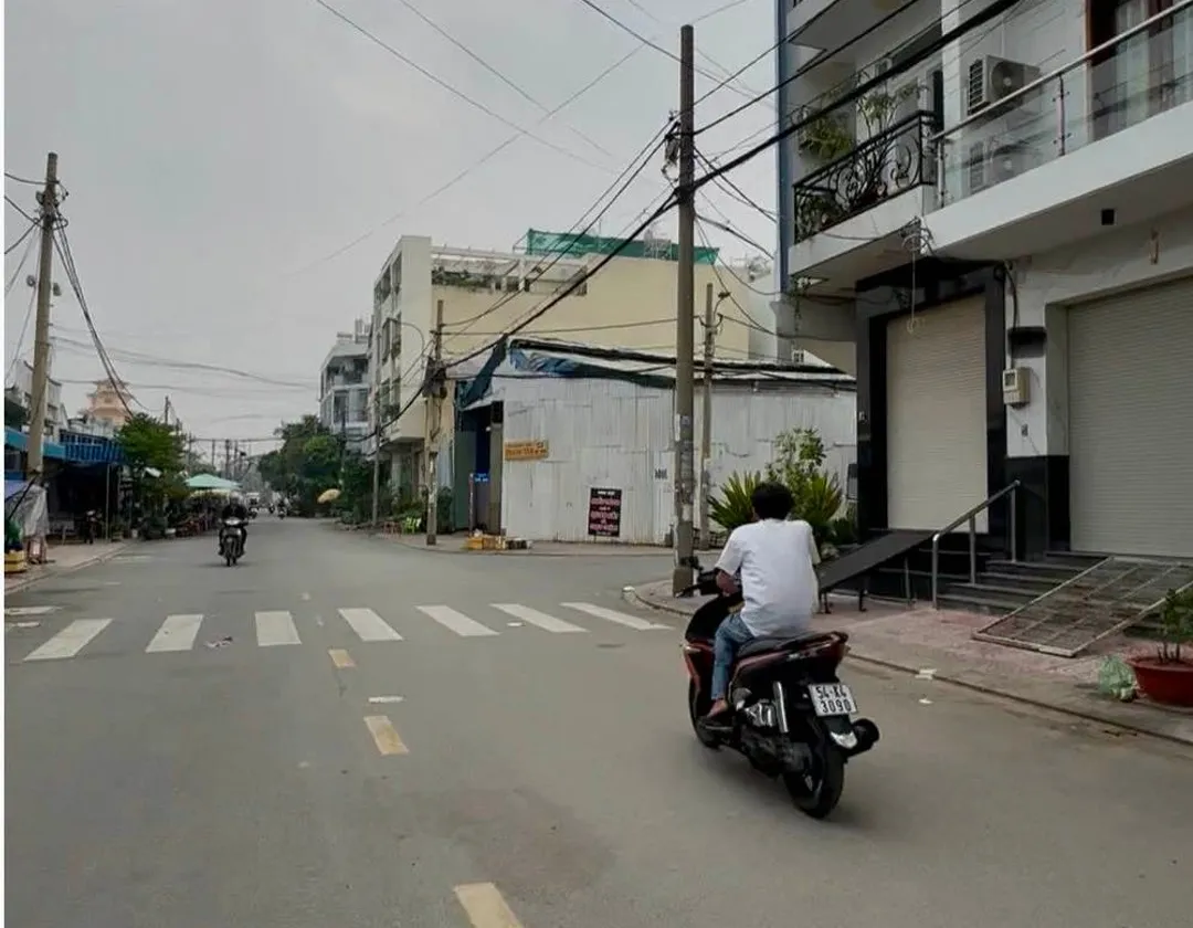 Bán nhà mặt phố 4 tầng khu Bình Phú giá 12,5 tỷ... Bán nhà mặt phố tại Bình Phú, Hồ Chí Minh 01