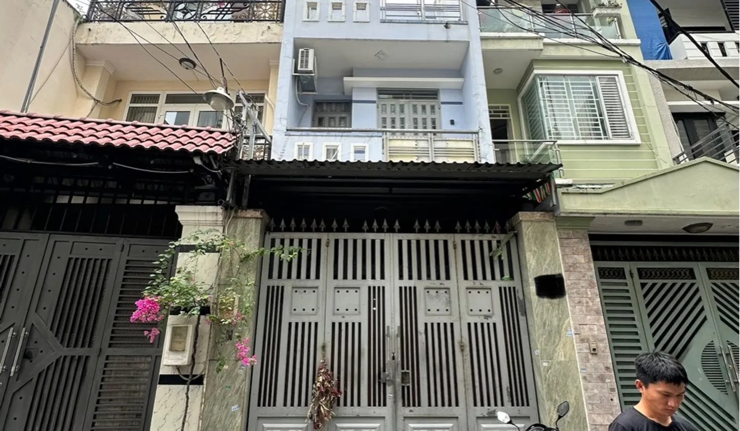 HẺM NHỰA Ô TÔ TRÁNH - GẦN LUỸ BÁN BÍCH- VĂN PHÒNG ĐĂNG KÝ ĐẤT ĐAI TÂN PHÚ - GẦN BÀU CÁT- NGANG 4 x... Bán nhà riêng tại Phú Thạnh, Hồ Chí Minh 01