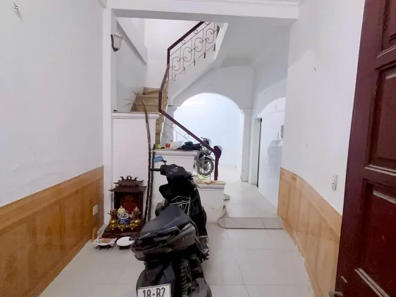 Nhà 4 tầng ô tô đỗ cửa, ngay sát mặt phố Khương Đình.... Bán nhà riêng tại Khương Đình, Hà Nội 01