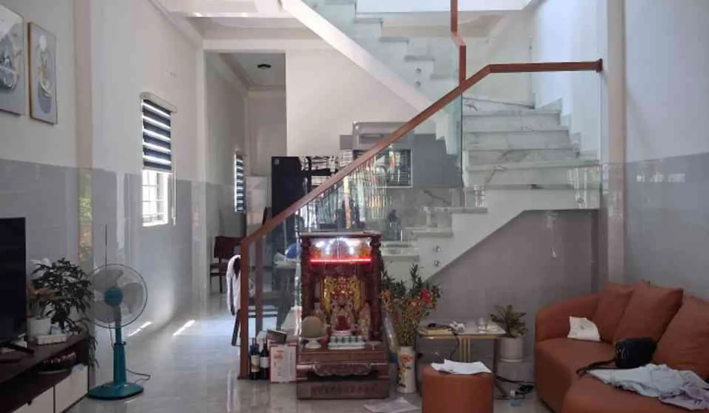 Nhà 2 tầng rộng rãi, vị trí kẹp kiệt thoáng mát... Bán nhà mặt phố tại Hòa Khánh, Đà Nẵng 01