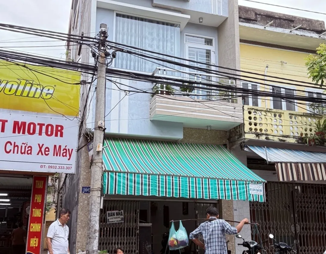 Bán nhà mặt phố Lô góc 3 tầng tại phường Hàng Kênh, xây dựng kiên cố, mặt tiền rộng 4.2m... Bán nhà mặt phố tại Lê Chân, Hải Phòng 01