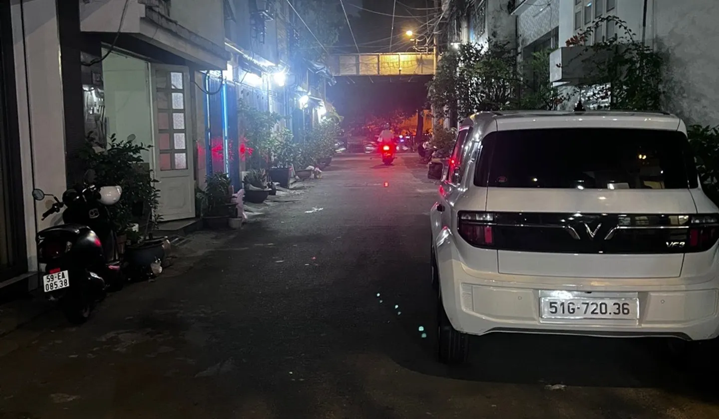 Bán nhà riêng 2 tầng hẻm xe tải gần mặt tiền Trường Sa, phường 11, quận Phú Nhuận... Bán nhà riêng tại Phú Nhuận, Hồ Chí Minh 01