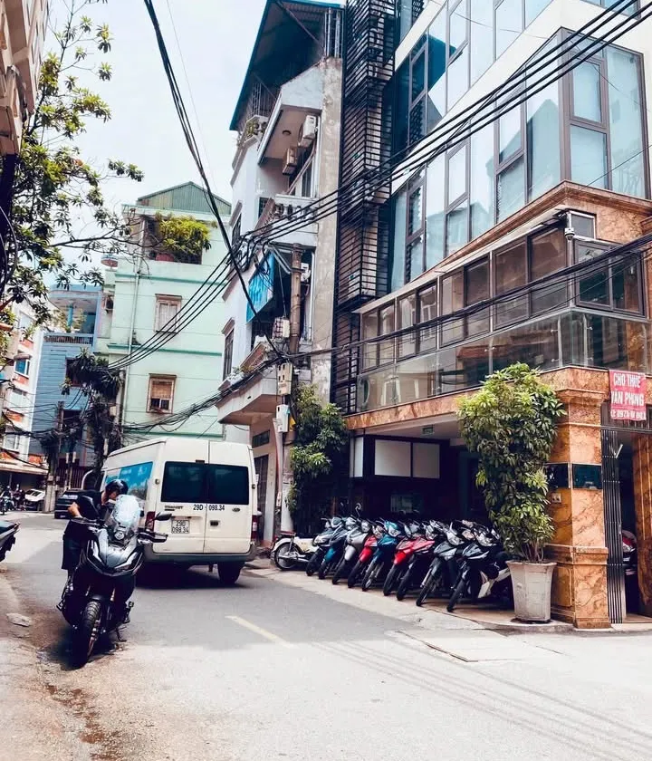 🔥CHỈ 10TỶ HƠN- CÙ CHÍNH LAN- HOÀNG VĂN THÁI- DTSD~40m2x 6T - GẦN PHỐ- SÁT Ô TÔ🔥... Bán nhà riêng tại Khương Đình, Hà Nội 01