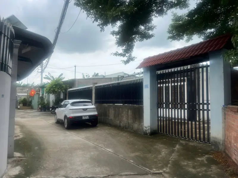 Bán nhà đường Lý thường kiệt , hẻm 5m , mặt tiền 14m , diện tích khủng 300m2 , chỉ 8tỷ ( TL )... Bán nhà riêng tại Hóc Môn, Hồ Chí Minh 01