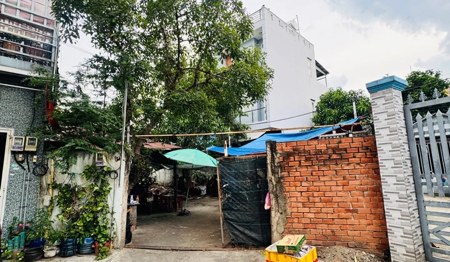 Nhà cấp 4 diện tích lớn mặt tiền rộng tại khu vực quận Bình Tân... Bán nhà riêng tại Bình Hưng Hòa, Hồ Chí Minh 01