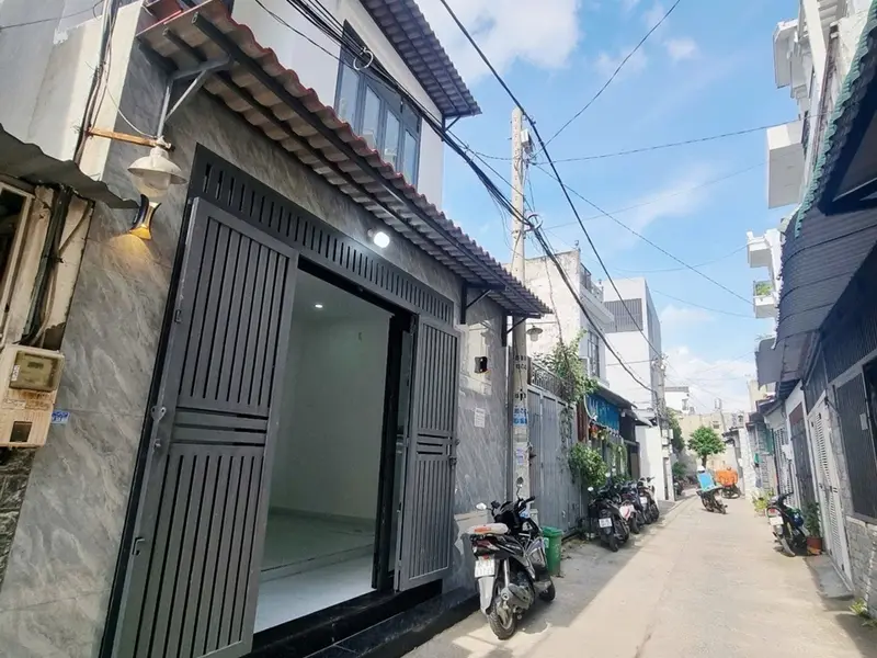 NHÀ MỚI ĐẸP – KIÊN CỐ – HẺM XE HƠI THÔNG DT 5.4x15 2 tầng chỉ nhỉnh 3 Đ... Bán nhà riêng tại Trung Mỹ Tây, Hồ Chí Minh 01