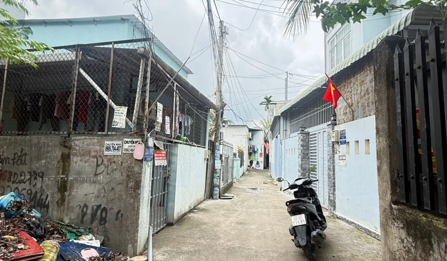 NGAY GẦN ĐH TÀI CHÍNH- CẠNH CHỢ LÒ LU- HẺM VF3- NGANG 4.7M- 3.5 tỷ... Bán nhà riêng tại Long Trường, Hồ Chí Minh 01