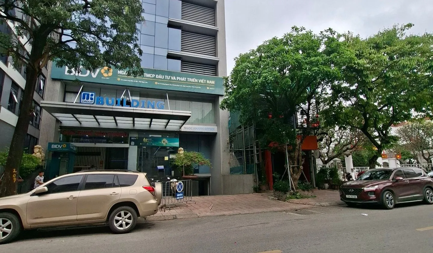 B. Tòa văn phòng mặt phố phường Bồ Đề, HN- tòa nhà 10 tầng diện tích 1059m² mặt tiền 15m, giá rẻ... Bán văn phòng tại Bồ Đề, Hà Nội 01