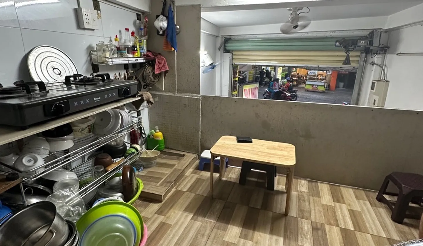 Siêu phẩm Mặt tiền Âu Dương Lân Quận 8 - khu ẩm thực - 4tầng - 2PN -... Bán nhà mặt phố tại Chánh Hưng, Hồ Chí Minh 01