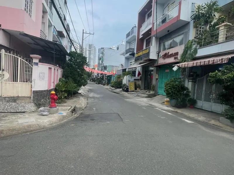 Cơ hội hiếm có sở hữu nhà mặt phố quận 6 giá tốt, vị trí đắc địa... Bán nhà mặt phố tại Bình Phú, Hồ Chí Minh 01