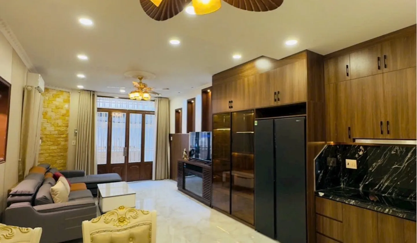 Nhà đẹp 2 tầng rộng rãi tại Tân Hòa - Phù hợp an cư và đầu tư... Bán nhà riêng tại Tân Hòa, Hồ Chí Minh 01