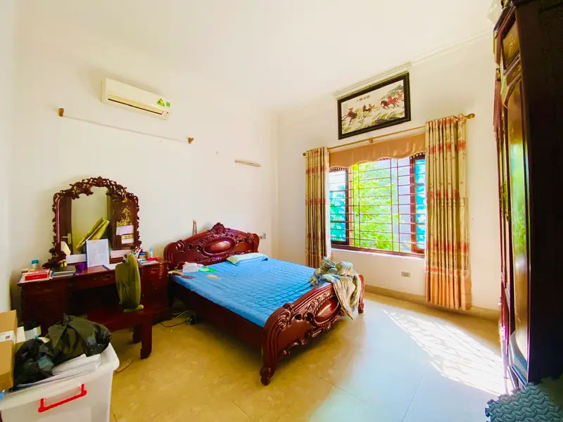 Ngay Thị Trấn Sóc Sơn- nhà 2T-185m2-Lô góc-trục chính KD-3 oto tránh-view sân bóng-GIÁ TỐT... Bán nhà mặt phố tại Sóc Sơn, Hà Nội 01