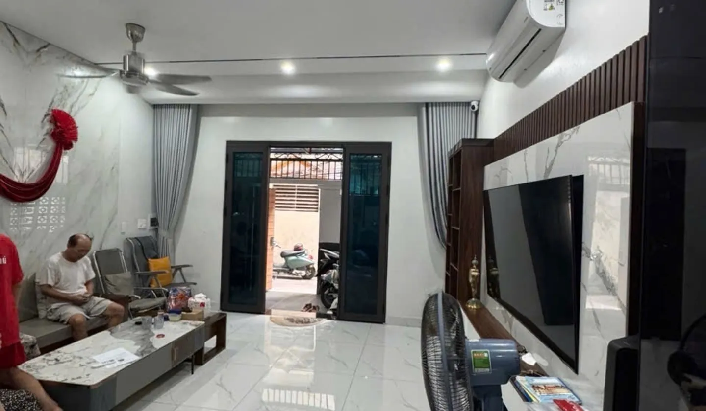 Nhà ngày ngã tư Nguyễn Đức Cảnh – Trần Nguyên Hãn, vài bước chân ra phố đi bộ Hồ Tam Bạc.... Bán nhà riêng tại Lê Chân, Hải Phòng 01