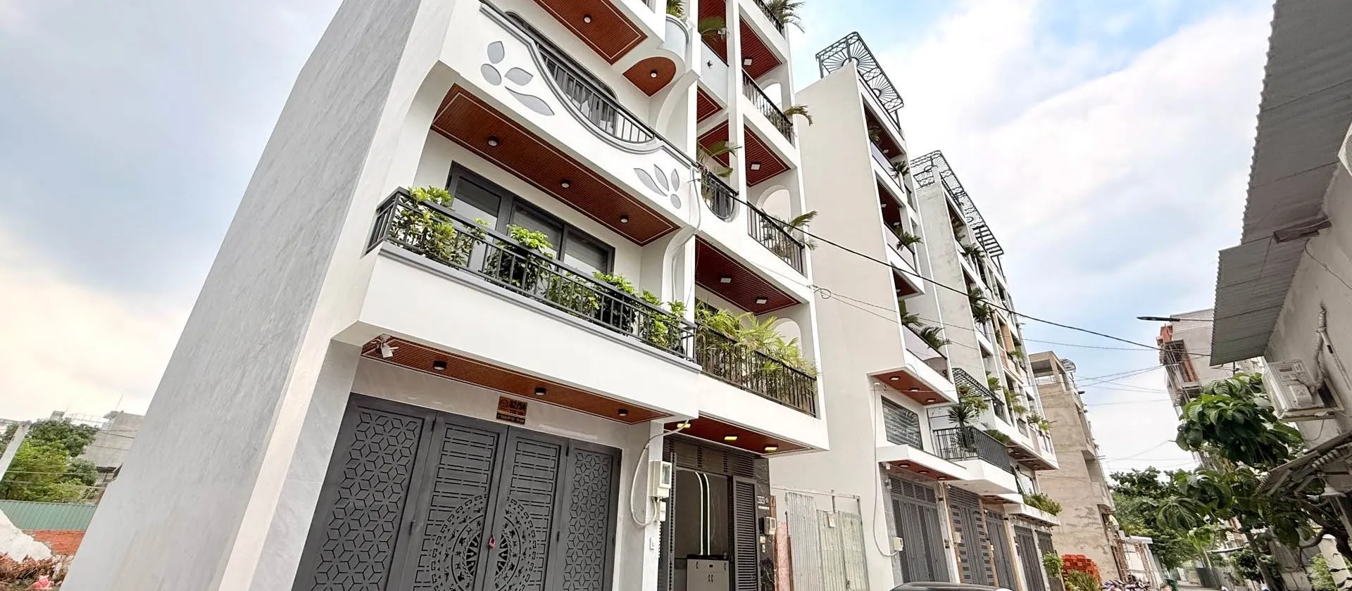 Cơ hội sở hữu nhà 5 tầng khu phân lô giá tốt, tặng full nội thất tại Tân Chánh Hiệp... Bán nhà riêng tại Trung Mỹ Tây, Hồ Chí Minh 01