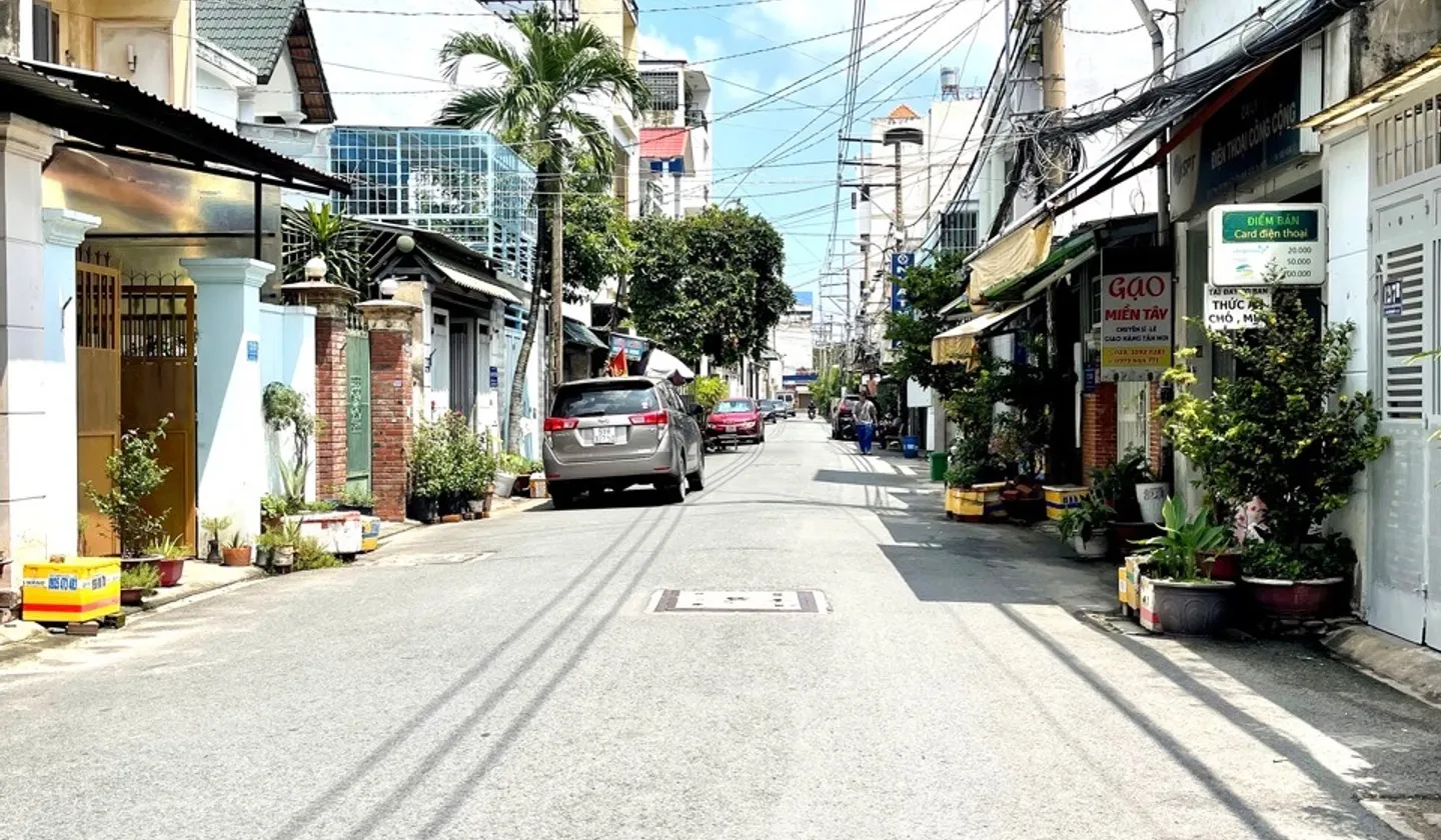 Nhà lô góc 2 tầng 3PN tại Hẻm Phan Văn Hớn Quận 12[19M].... Bán nhà riêng tại Đông Hưng Thuận, Hồ Chí Minh 01