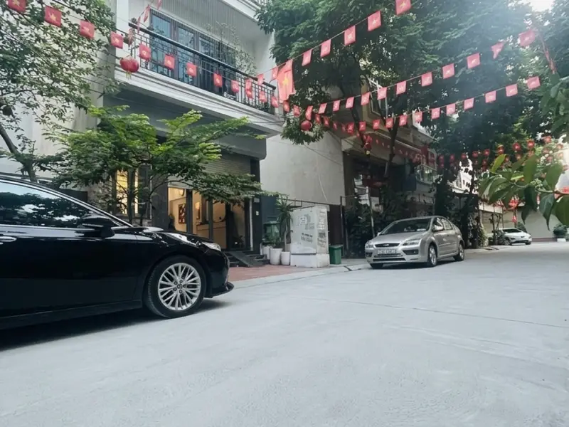 🏡 HIM LAM - VẠN PHÚC - PHÂN LÔ .
DT 55M. VỈA HÈ RỘNG 3M - OTO ĐỖ CỬA- KINH DOANH. GIÁ CHỈ 14TỶ... Bán biệt thự, liền kề tại Hà Đông, Hà Nội 01