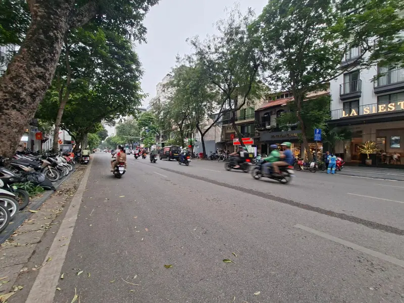 Nhà mặt phố Bà Triệu vị trí trung tâm, mặt tiền rộng 3.5m, 3 tầng... Bán nhà mặt phố tại Cửa Nam, Hà Nội 01