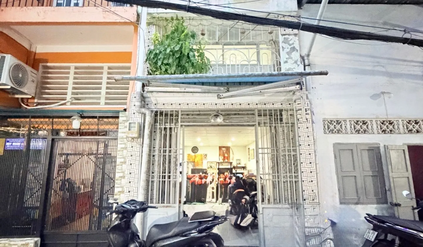 Nhà Mặt Phố Tân Bình - 3 Tầng, Sổ Nở Hậu, Hẻm Xe Hơi Thông... Bán nhà mặt phố tại Tân Hòa, Hồ Chí Minh 01