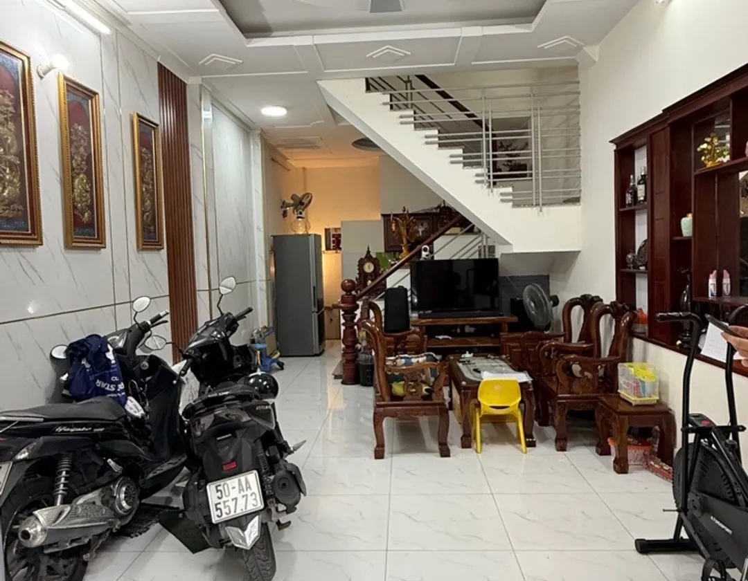 Nhà Hẻm Xe Hơi VIP, Mặt Tiền Rộng 4m Tân Chánh Hiệp... Bán nhà riêng tại Trung Mỹ Tây, Hồ Chí Minh 01