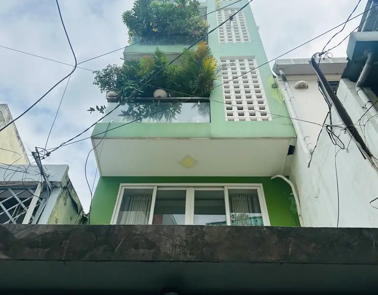 Nhà 5 tầng hẻm xe hơi Quận 10, sống tiện nghi ngay trung tâm... Bán nhà riêng tại Hòa Hưng, Hồ Chí Minh 01