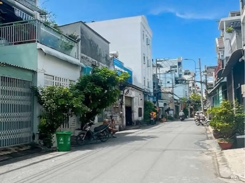 Nhà 2 tầng xinh xắn, 5 phòng ngủ, 4x20m, hẻm 1/ Ngay Bệnh Viện Bình Tân, nhỉnh 3 tỷ... Bán nhà riêng tại Bình Trị Đông, Hồ Chí Minh 01
