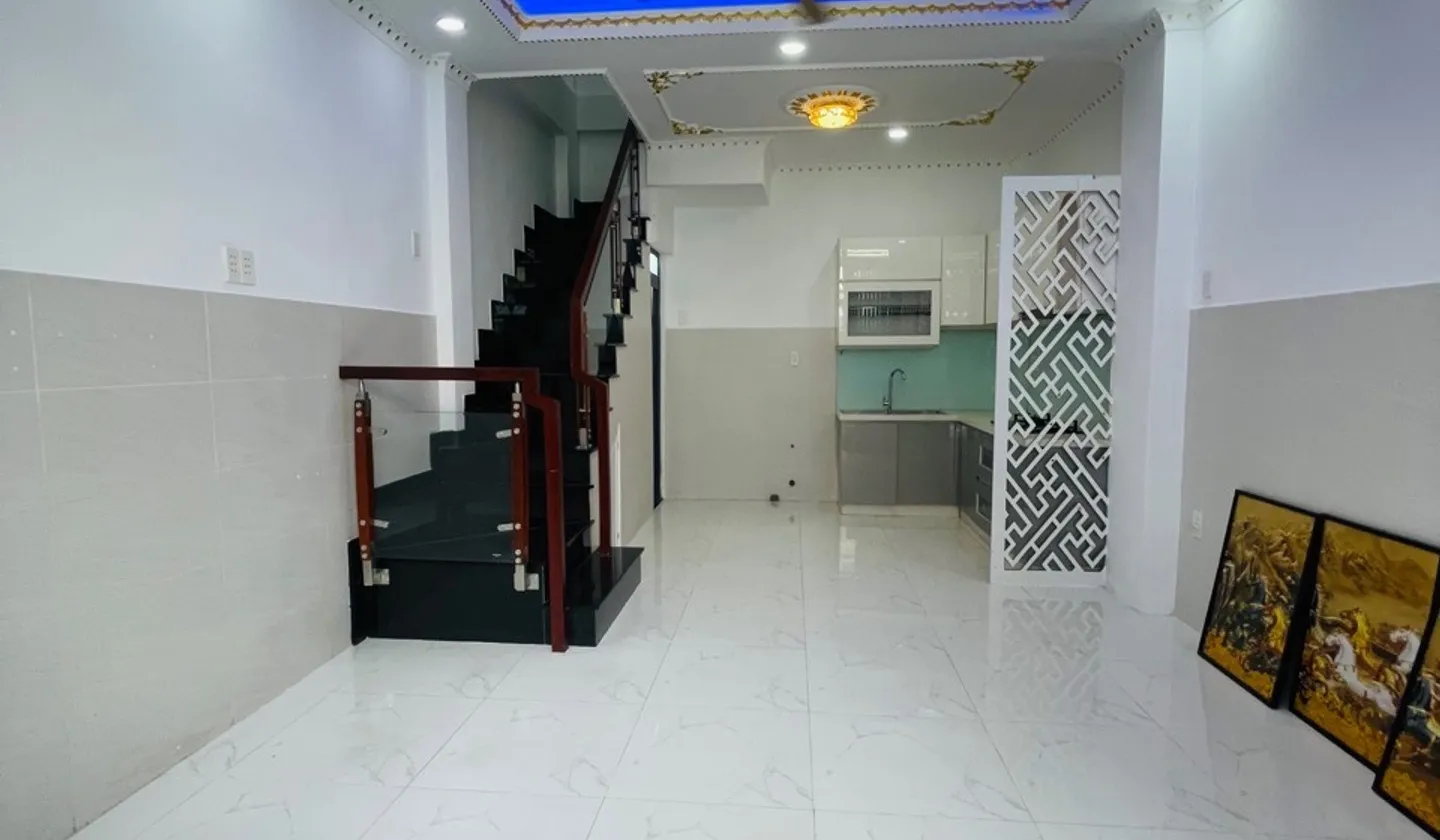 Nhà 2 tầng xinh xắn, hẻm xe hơi thông, giá tốt tại Bình Tân... Bán nhà riêng tại Bình Trị Đông, Hồ Chí Minh 01