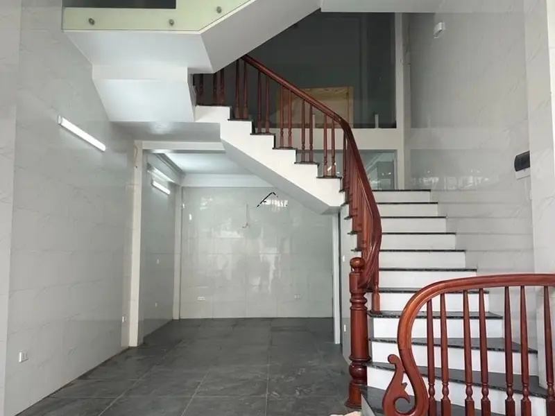 Bán nhà Hoài Đức sát Vành đai 3.5 mặt ngõ thông ô tô tránh kinh doanh
40m dân xây 5 tầng hơn 8 tỷ... Bán nhà riêng tại Hoài Đức, Hà Nội 01