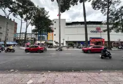 Xung quanh đầy đủ chợ, trường học, bệnh viện và tiện ích sinh hoạt; khu vực Lý Thường Kiệt có tín... Bán nhà mặt phố tại Minh Phụng, Hồ Chí Minh 02