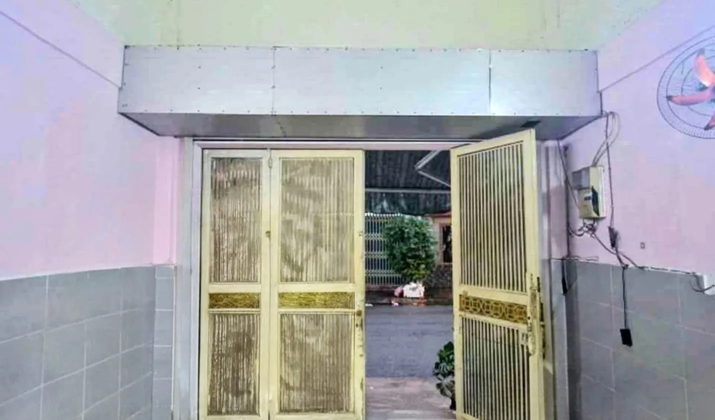 Nhà Tân Bình gần chợ Bà Hoa - Phan Sào Nam, ở ngay - KD đa dạng, ngang 4m - dài 19m - 16 tỷ.... Bán nhà mặt phố tại Bảy Hiền, Hồ Chí Minh 01