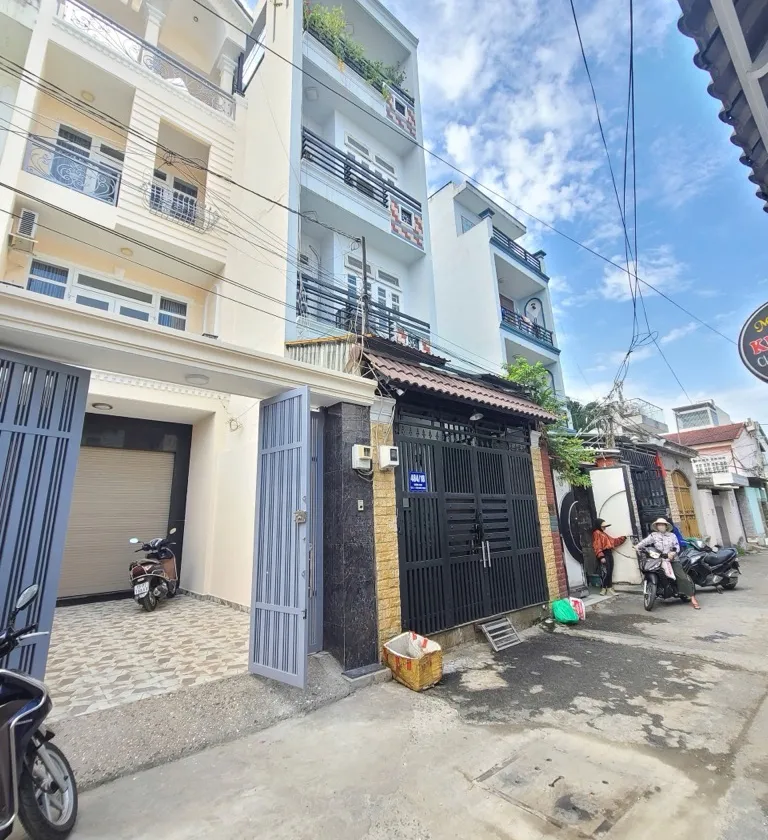 NHÀ 4 TẦNG – SÂN SIÊU RỘNG | ĐẬU 2 XE 7 CHỖ | TÂN HƯNG THUẬN | GIÁ NHỈNH 8 TỶ... Bán nhà riêng tại Đông Hưng Thuận, Hồ Chí Minh 01