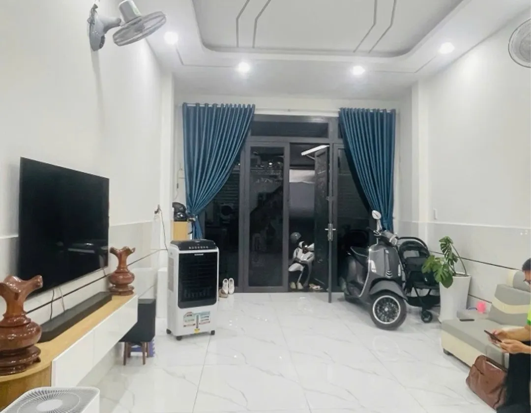 Nhà đẹp Hương Lộ 2 Bình Tân hẻm xe hơi tránh gần bệnh viện giá 5.15 tỷ... Bán nhà riêng tại Bình Trị Đông, Hồ Chí Minh 01