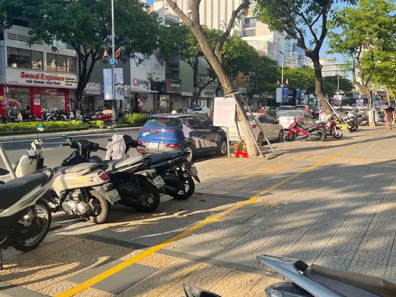 Bán nhà mặt phố Nguyễn Văn Linh, Hải Châu, Đà Nẵng - Nhà 3 tầng, mặt tiền 4.4m, phù hợp kinh doanh... Bán nhà mặt phố tại Hải Châu, Đà Nẵng 01