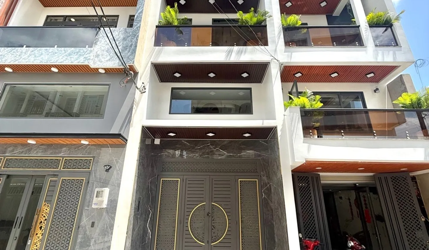 Nhà Riêng Đẳng Cấp Với Thang Máy Tại Khu Vực Trung Mỹ Tây... Bán nhà riêng tại Trung Mỹ Tây, Hồ Chí Minh 01