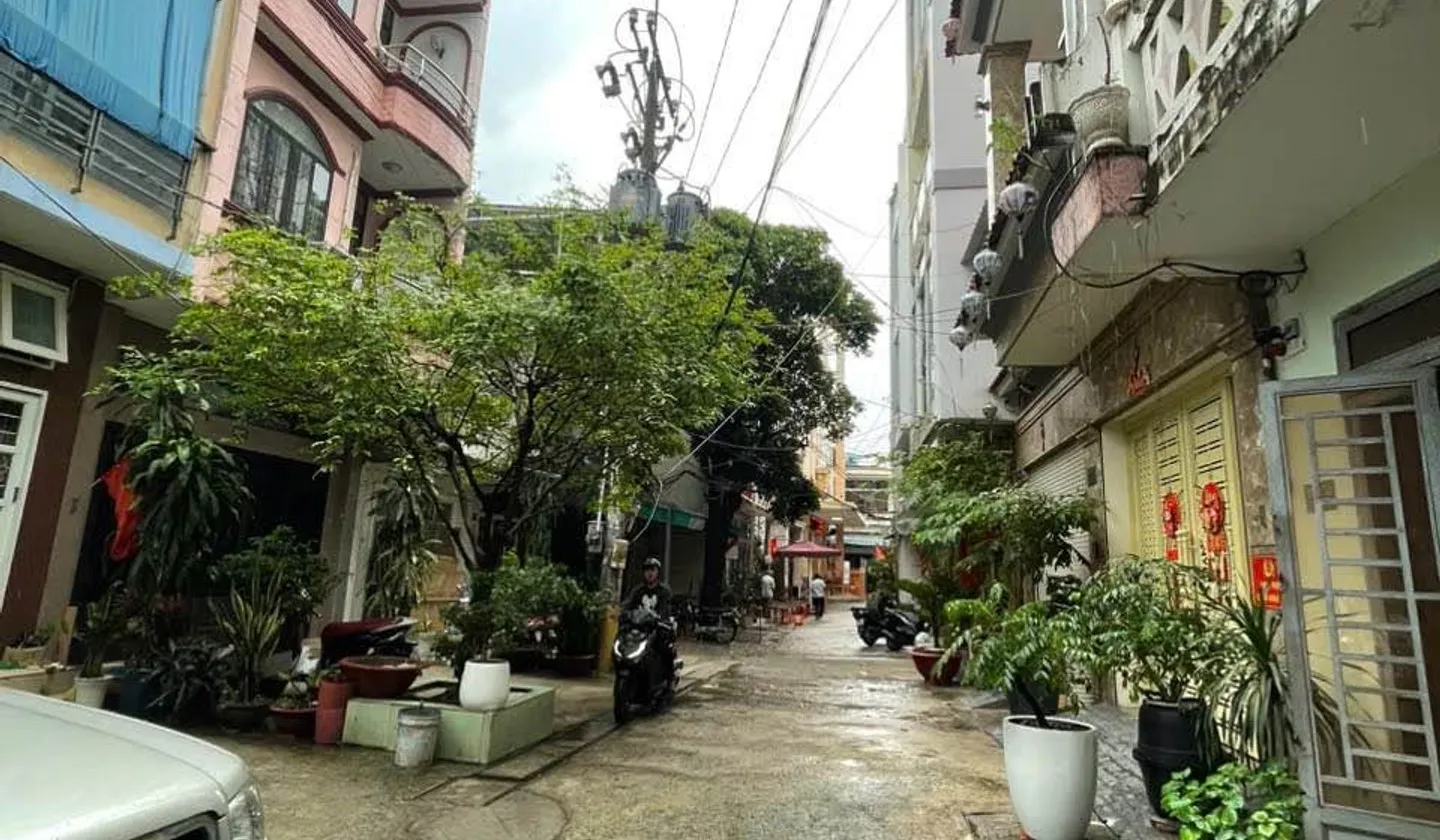 Bán nhà cấp 4 hẻm xe hơi gần Cách Mạng Tháng 8, giảm còn 8.5 tỷ... Bán nhà riêng tại Tân Sơn Nhất, Hồ Chí Minh 01