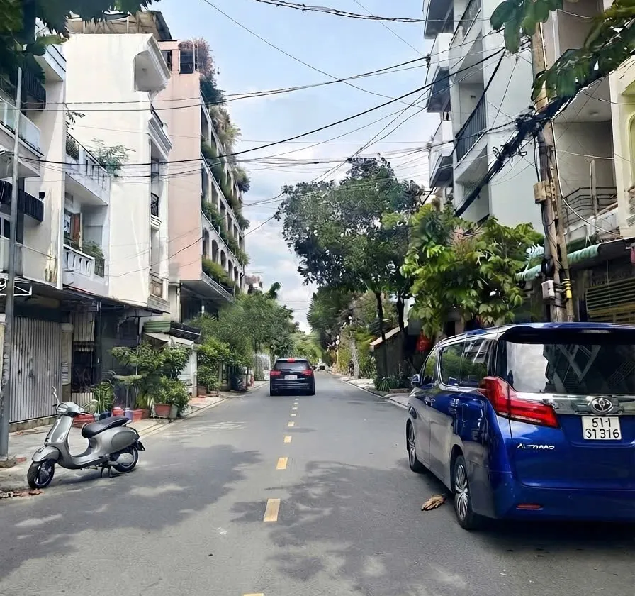Căn nhà MT ngay kế Nguyễn Sơn – DT 53m², ngang 4,2m,, đường nhựa 12m, giá 7 tỷ... Bán nhà mặt phố tại Phú Thạnh, Hồ Chí Minh 01