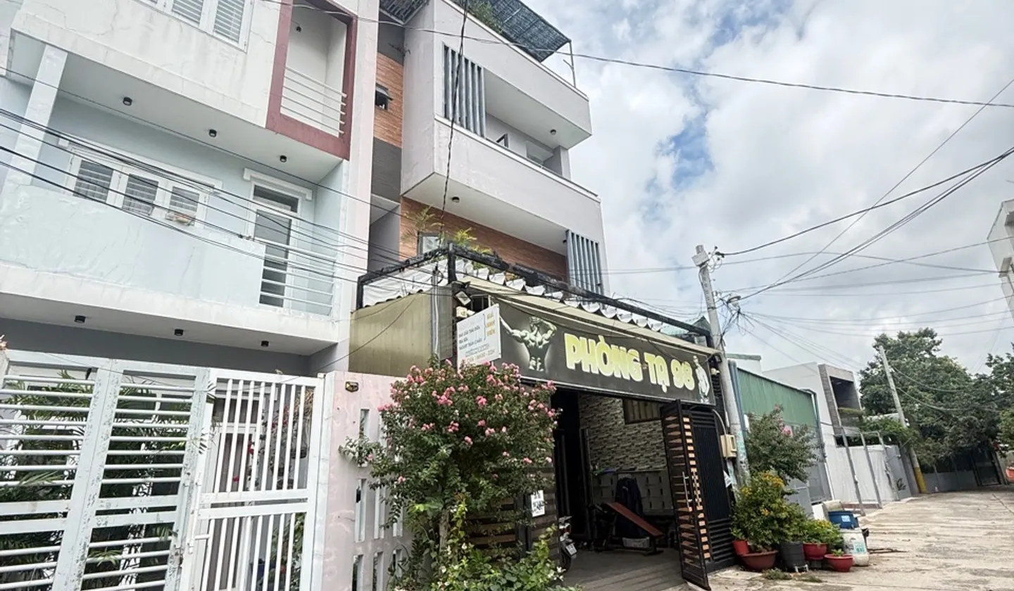 Bán nhà Hoàng Diệu ngay ĐH Ngân Hàng, 3 tầng diện tích khủng 240m2, ngang 10m rộng thênh thang... Bán nhà riêng tại Thủ Đức, Hồ Chí Minh 01