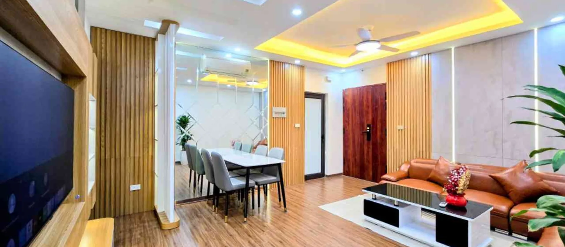 Căn hộ 76m² với 3 ngủ 2 vệ sinh view đẹp, lô góc thoáng, full nội thất tại Long Biên, nhỉnh 4 tỷ... Bán căn hộ chung cư tại Việt Hưng, Hà Nội 01