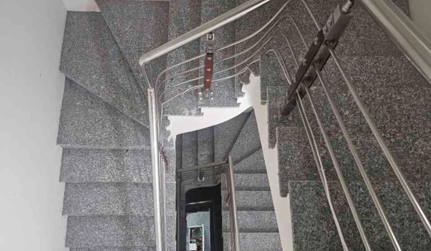 Bán nhà riêng 5 tầng tại Pháo Đài Láng, diện tích 47.6m², vị trí trung tâm... Bán nhà riêng tại Láng, Hà Nội 01