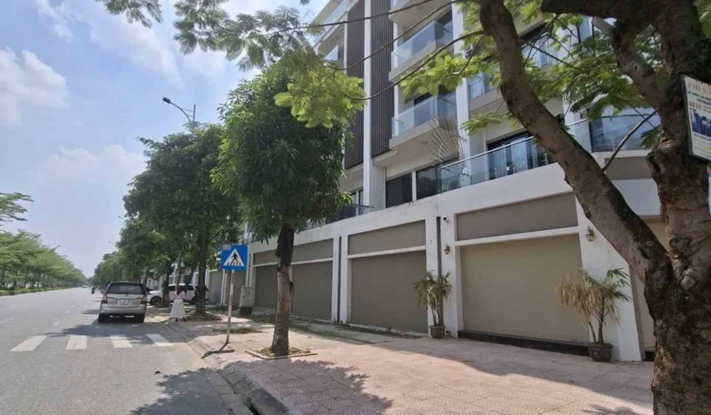 🔥 SIÊU PHẨM KĐT VƯỜN SEN – TỪ SƠN
🏢 TÒA NHÀ 6 TẦNG – MẶT TIỀN 6M... Bán Shophouse tại Đồng Nguyên, Bắc Ninh 01