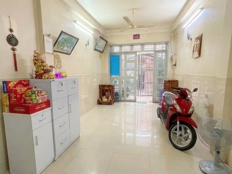 Nhà ngay chợ Tân Bình - Hồng Lạc, 3 tầng - ở ngay - ngang gần 4m - dài 16m - hơn 5 tỷ.... Bán nhà riêng tại Bảy Hiền, Hồ Chí Minh 01