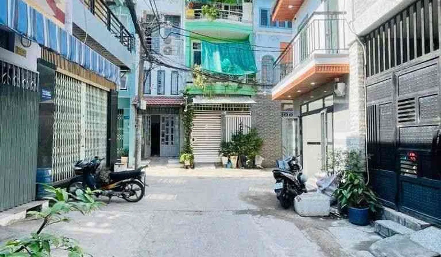 Nhà góc 2 mặt tiền Lạc Long Quân, tiện nghi tuyệt vời... Bán nhà riêng tại Bảy Hiền, Hồ Chí Minh 01