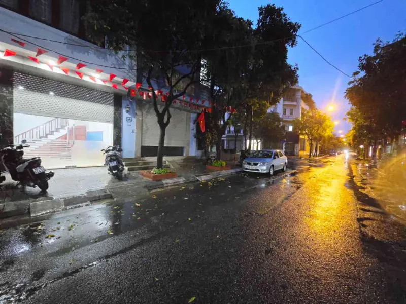Bán nhà mặt phố Văn Phúc Văn La 6 tầng, Vỉa Hè Ôto kinh doanh tốt giá 12.6 tỷ... Bán nhà mặt phố tại Kiến Hưng, Hà Nội 01