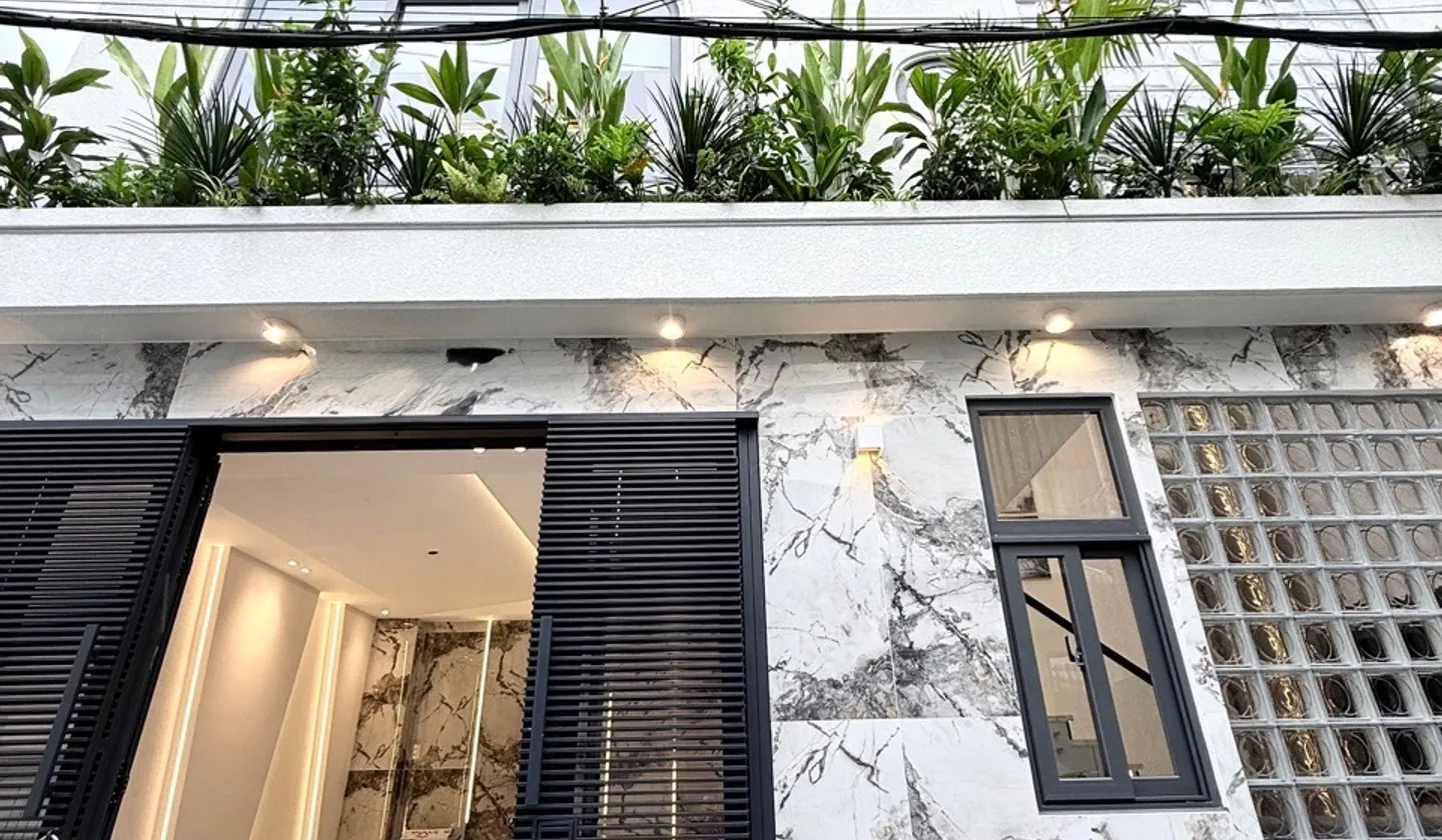 🔥 MẶT TIỀN MỚI KOONG • 5 TẦNG • FULL NỘI THẤT • Ô TÔ ĐẬU CỬA • GÒ VẤP #0989714473 #thangthattha... Bán nhà riêng tại An Hội Đông, Hồ Chí Minh 01