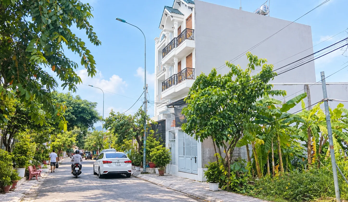 Nhà phố 3 tầng Bà Điểm, thiết kế hiện đại, tiện nghi hoàn hảo... Bán nhà mặt phố tại Bà Điểm, Hồ Chí Minh 01