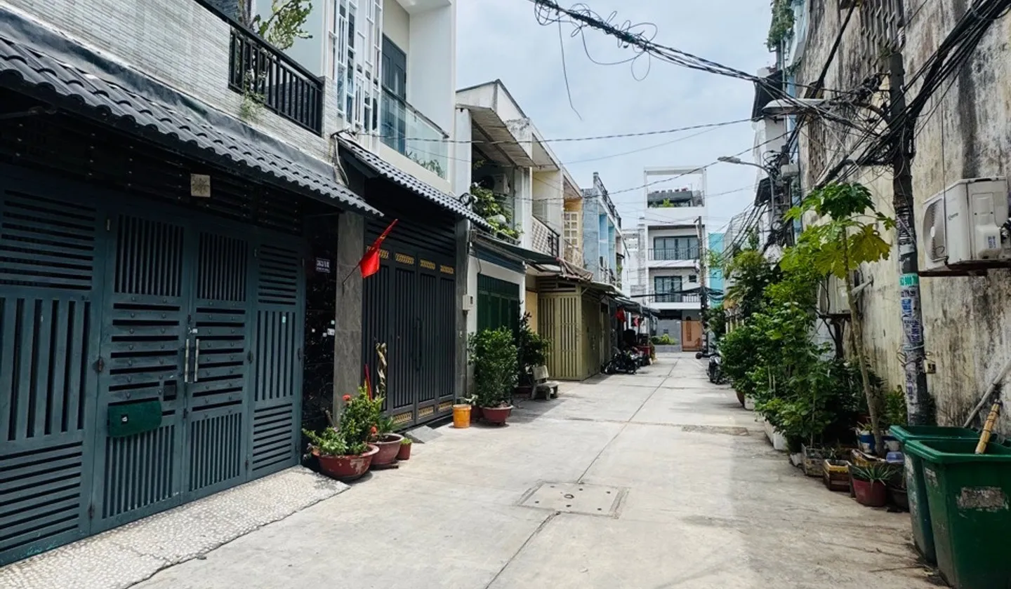 Bán nhà 4 tầng 4PN sát mặt tiền Bình Tân, hẻm xe tải quay đầu... Bán nhà riêng tại Bình Trị Đông, Hồ Chí Minh 01