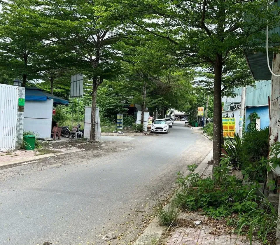 60M2 Đất Sát VinHome Quận 9, Đường Rộng 7m... Bán đất tại Long Bình, Hồ Chí Minh 01